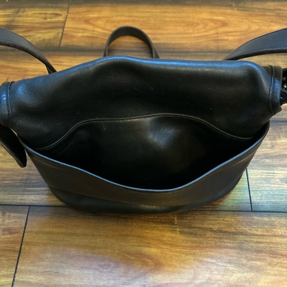 Coach “Fletcher” 4150 Vintage Classic Black Leather Shoulder Bag - Picture 4 of 9